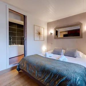  Apartment La Tour Du - Beautiful In The Heart Of